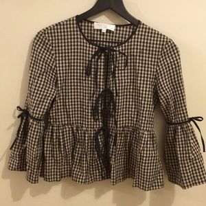 Beautiful women’s detailed shirt